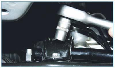 Ford Focus II. Замена подушек штанги стабилизатора поперечной устойчивости, снятие штанги