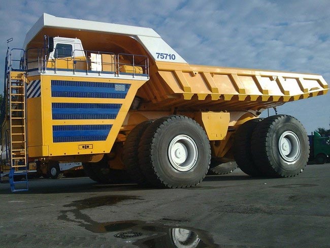 БелАЗ-75710, самый, большой, грузовой, автомобиль, гигант