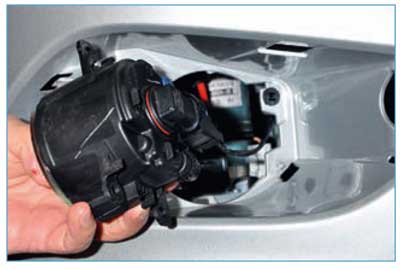 Ford Focus II. Снятие противотуманной фары, противотуманного фонаря и фонаря заднего хода, замена ламп
