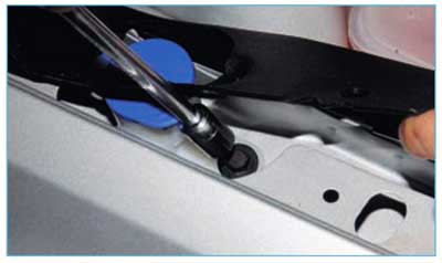 Ford Focus II. Снятие очистителя ветрового стекла, насоса и бачка омывателя стёкол