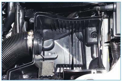 Ford Focus II. Замена фильтров системы отопления, кондиционирования и воздушного фильтра двигателя