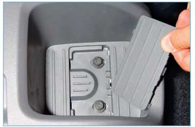 Ford Focus II. Снятие облицовки туннеля пола и вещевого ящика