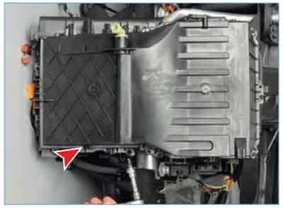 Ford Focus II. Снятие испарителя, радиатора отопителя и корпуса отопителя
