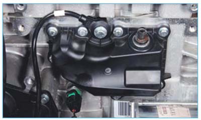 Ford Focus II. Замена датчика недостаточного давления масла, снятие поддона и маслоотделителя вентиляции картера