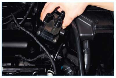 Ford Focus II. Снятие электронного блока управления двигателем, датчиков и катушки зажигания