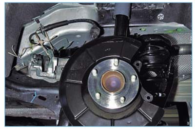 Ford Focus II. Замена ступичного узла и шпильки крепления колёс