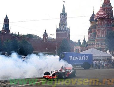 Moscow City Racing 2014: гоночное шоу у стен Кремля